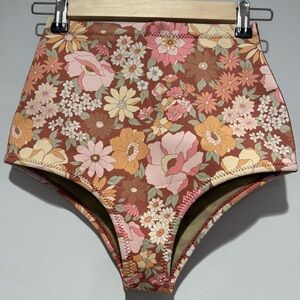 Billabong X Salty Blonde Hightide Back When Floral Wetsuit Short Size Medium